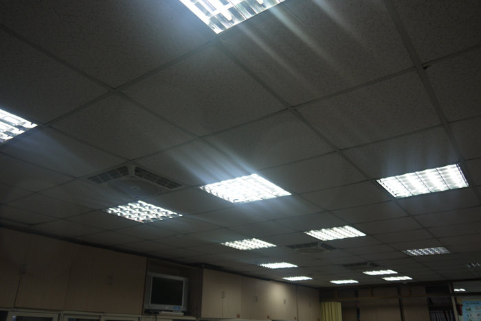 全校皆更換T5、T8等省電燈管 (1)